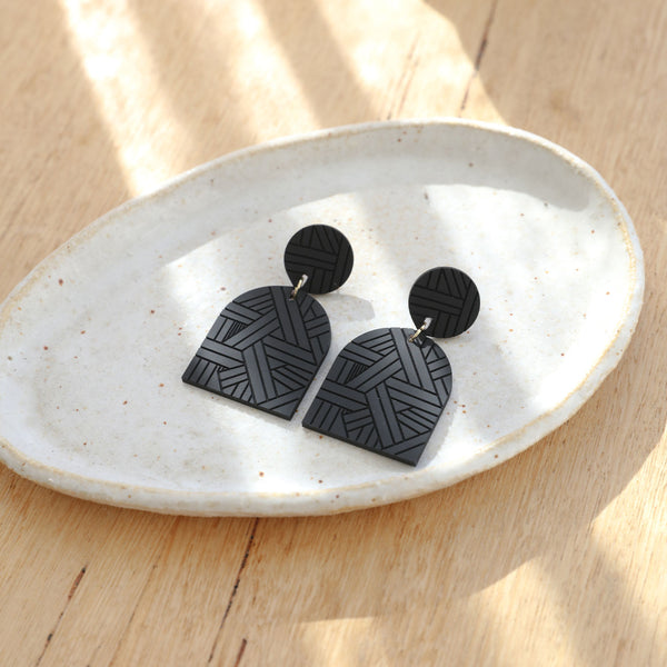 Kiki black geo earrings